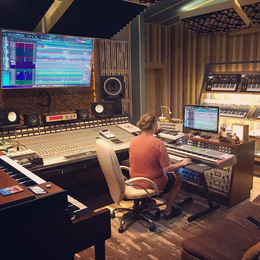 Series Backgeound Score